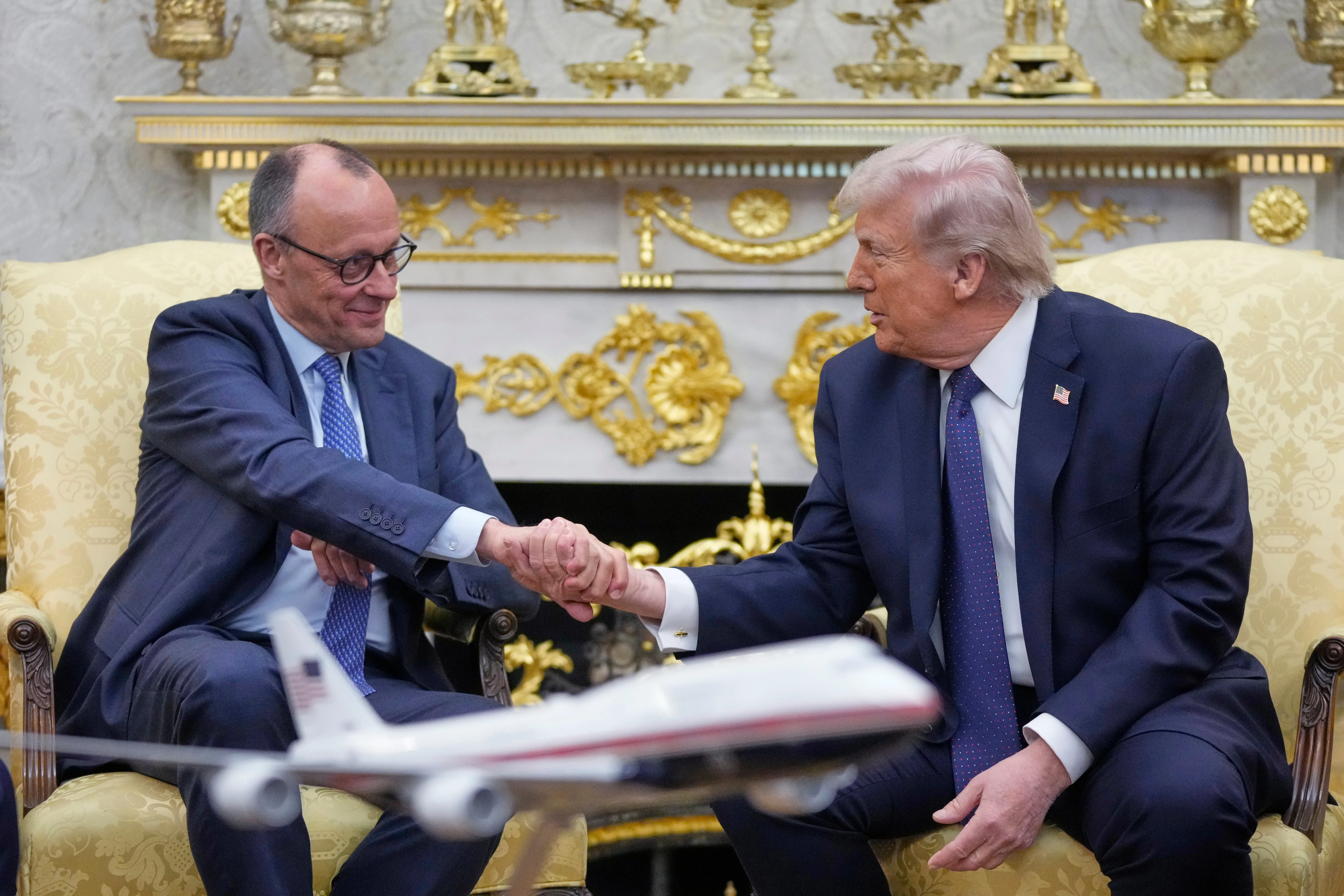 Trump, Merz, Biely dom